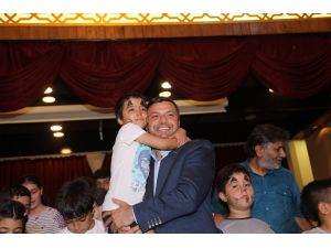 Yüreğir Belediyesi 107 Yetim Çocuğu Sevindirdi