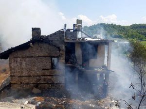 Manavgat'ta Ev Yangını