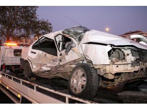 Otomobil Ve Kamyonet Çarpıştı: 6 Yaralı