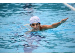 Yüzme Kursu, Skolyoz Hastası Görkem’in Umudu Oldu