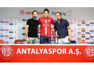 Antalyaspor, Arjantinli Forvet Leschuk'u Kadrosuna Kattı