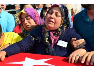 Şehidin Kız Kardeşi: “Bugün Bizim Düğünümüz, Bayramımız”