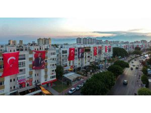 Cadde 30 Ağustos İçin Bayraklarla Donatıldı