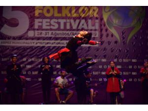 Antalya'da Folklor Şöleni