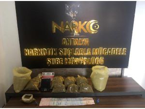 Antalya'da Uyuşturucudan 4 Kişi Tutuklandı