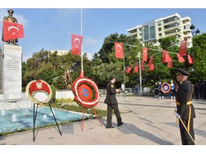 Karalar Törene Geç Kaldı Büyükşehir’in Çelengi Sunulamadı