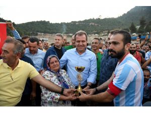 Fındıkpınarı Futbol Turnuvası’nın Şampiyonu Emirler