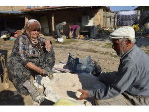 Köye Özel Toprakla Mayalanan Pekmez 200 Yıldır Gelir Kaynağı