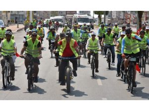 Başkan Yılmaz, Personeliyle Birlikte Bisiklet Sürdü