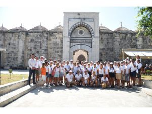 Yelkencilerden Oluşan 135 Kişilik Turist Kafilesi Tarsus’u Gezdi