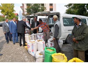 Belediye Başkanı Başdeğirmen Zahir Pazarı Üreticisiyle Buluştu