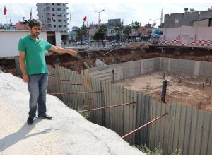 İnşaat Çalışmasında Lüks Apartmanın İstinat Ve Avlu Duvarı Yıkıldı