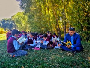 Ağrı’da Öğrenciler Kitap Okuyor, Fidanlar Hayat Buluyor