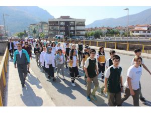 Obeziye Karşı Yürüdüler, İp Çektiler Çuval Yarışı Yaptılar