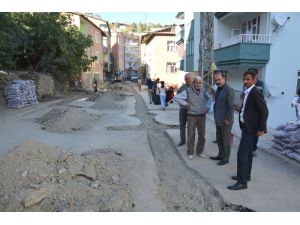 Hakkari Belediyesinden Yol Onarım Çalışması