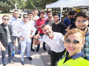 Malatya’da Polislerden, ’El Ele Güvenli Geleceğe’ Projesi