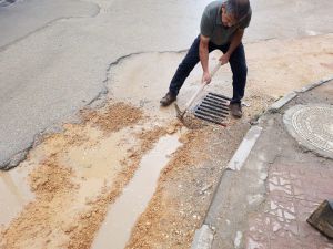 Kazı Çalışmalarından Sonra Üstün Körü Kapatılan Yol Vatandaşı Çileden Çıkardı