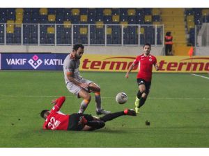 Süper Lig: Gençlerbirliği: 0 - Galatasaray: 0 (İlk Yarı)