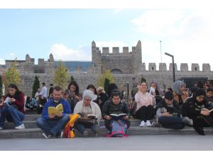 Kayseri Kalesi’nde Kitap Okuma Etkinliği