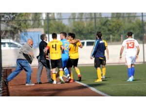 Kulüp Başkanı, Futbolcusunu Dövdü