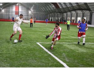 İl Protokolü İle Din Görevlileri Futbol Maçında Karşılaştı