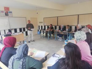 Sorgun’da Öğretmenlere Eğitim Semineri Verildi