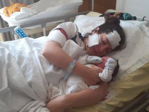 Boşanmak İsteyen Karısını Bıçakladı