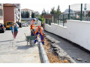 Manavgat Belediyesinden okul yoluna kaldırım