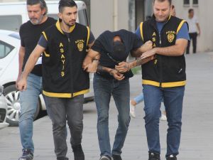 Çocuğun Cep Telefonunu Elinden Alıp Kaçtı
