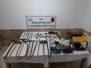 Patlayıcıyı Kurup Sit Alanını Kazmak İsterken Suçüstü Yakalandılar
