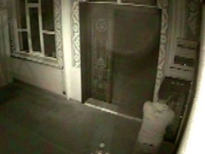 Cemaat Çıktıktan Sonra Anahtarla Açtığı Camiye Girip Çelik Kasayı Boşalttı