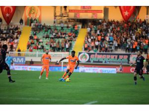 Süper Lig: Aytemiz Alanyaspor: 0 - Medipol Başakşehir: 0 (İlk Yarı)