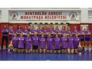 Muratpaşa Belediyespor Kadın Hentbol Takımı Farka Gitti