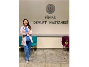 Finike Devlet Hastanesinde yeni acil servis hekimi göreve başladı