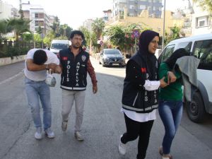 Avlarını fotoğraflayarak belirleyen kapkaç zanlıları özel ekiple yakalandı