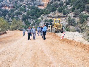 Demre Köşkerler-Kaş Dirgenler yolunda çalışma