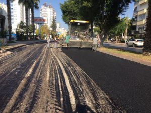 İsmet Gökşen Caddesi’ne bakım yapıldı