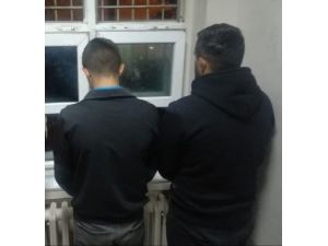 Şüphe Üzerine Durdurulan Araçtaki Şahıslardan Uyuşturucu Çıktı