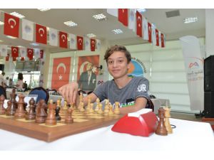 Uluslararası Satranç Turnuvası Devam Ediyor