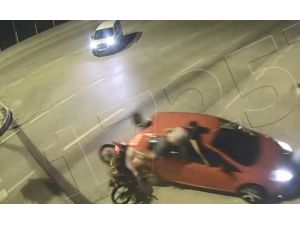 Motosikletli Sürücülerin Ölümden Döndüğü Anlar Şehir Polis Kamerasında