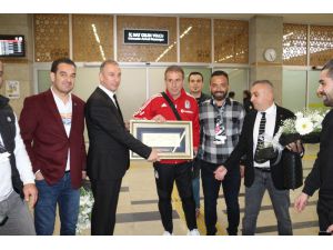 Beşiktaş, Konya’da Coşkuyla Karşılandı