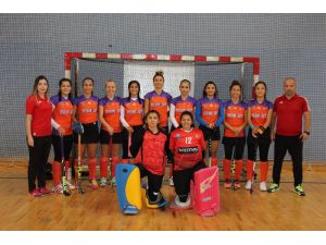 Zonguldak’ta Hokeyin Sultanları 102 Golle Fırtına Estirdi