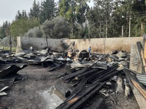 Marangozhane Alevlere Teslim Oldu