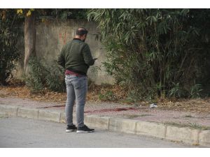 Adana’da Boğazından Bıçaklanmış Kadın Bulundu