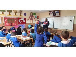 Jandarma Trafik Ekibinden Öğrencilere Trafik Semineri
