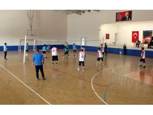 Amatem Ve Trsm’de Tedavi Gören Hastalar Voleybol Maçında Karşı Karşıya Geldi