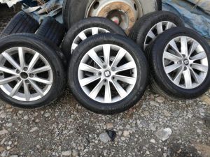 İzmir Ve İstanbul’da Çalınan Lüks Araçlar Konya’da Parçalanırken Bulundu