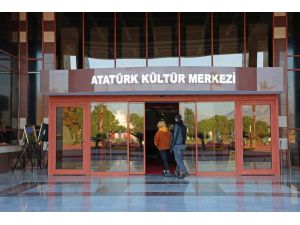 AKM’ye Atatürk Kültür Merkezi tabelası asıldı