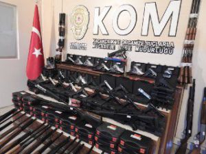 Gaziantep’te Av Bayilerine ‘Ruhsatsız Silah’ Operasyonu: 5 Gözaltı