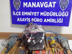 Antalya’da 3 hırsızlık şüphelisi tutuklandı